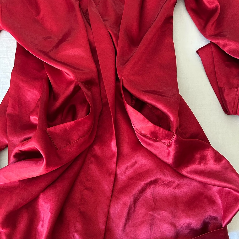 Victoria's Secret Robe - Picture 7 of 10